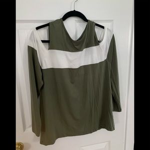 Milan Kiss cold shoulder long sleeve top! NWT